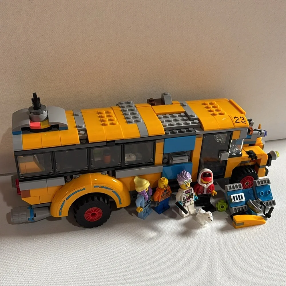 LEGO Hidden Side Paranormal Intercept Bus 3000 70423 Augmented Reality (AR)